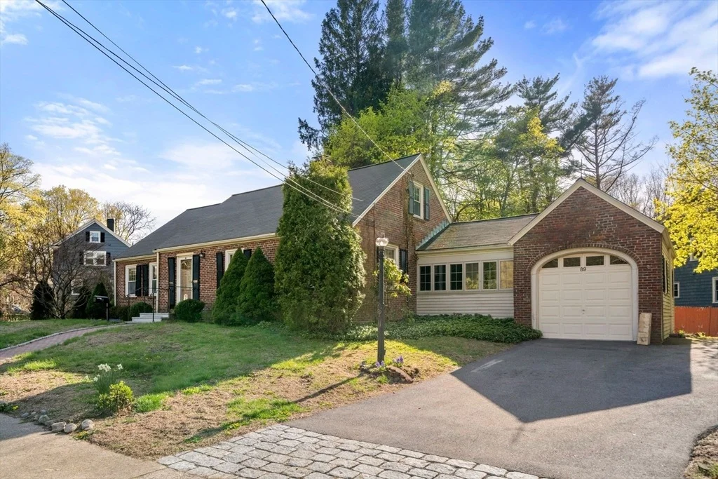 Photo of 89 Lewis Ave