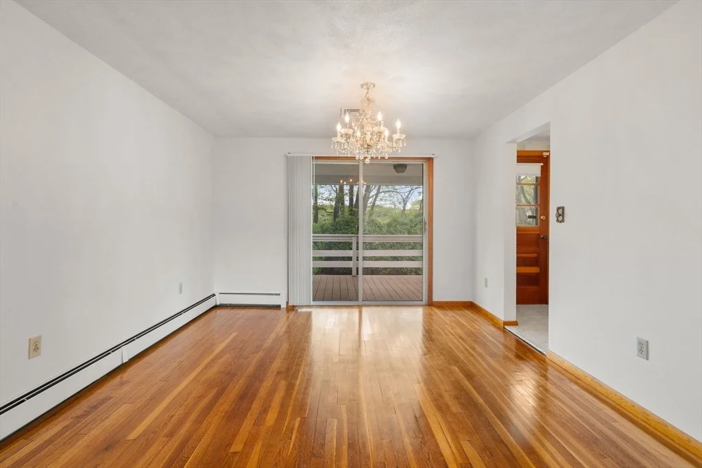 Photo of 16 Fieldstone Dr