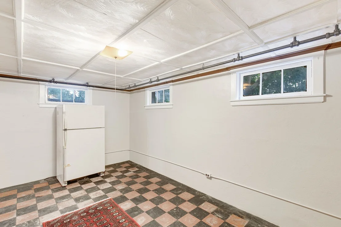 Photo of 18 Mohawk Rd
