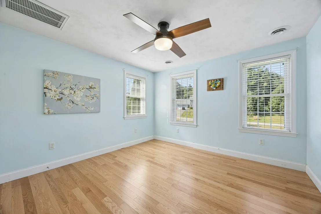 Photo of 9 Cameron Dr