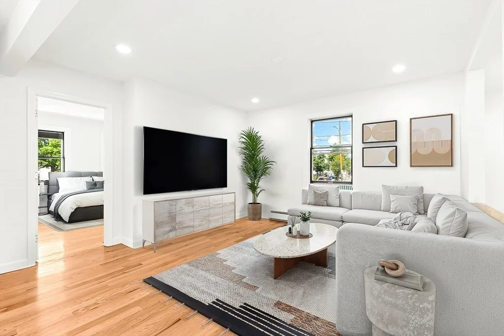 Photo of 100 Emerald St