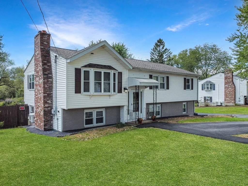 Photo of 26 Oakmeadow Ln