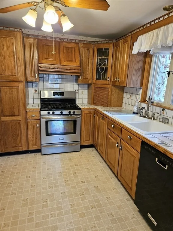 Photo of 174 Helen Dr