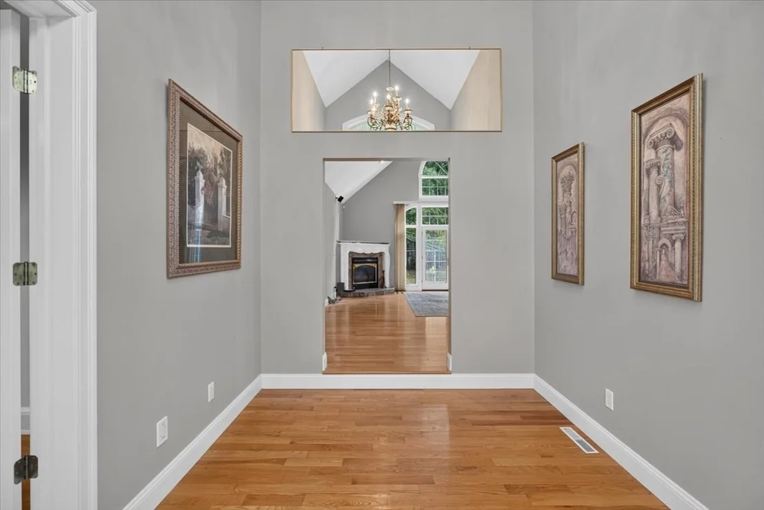 Photo of 31 Hillcrest Cir