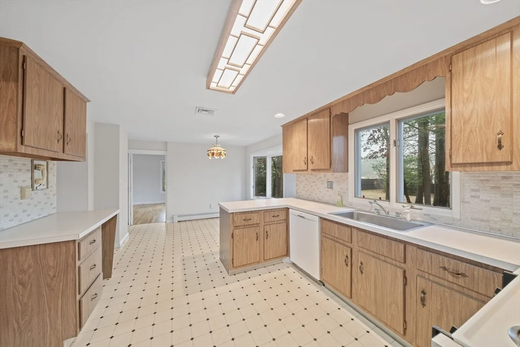 Photo of 7 Surrey Ln