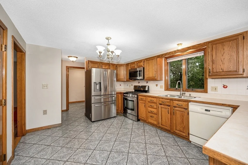 Photo of 91 Leonard Circle
