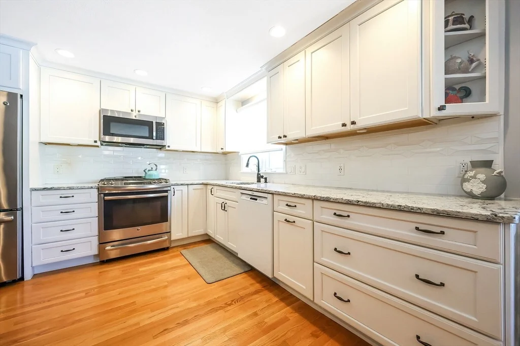 Photo of 3 Vaillencourt Dr
