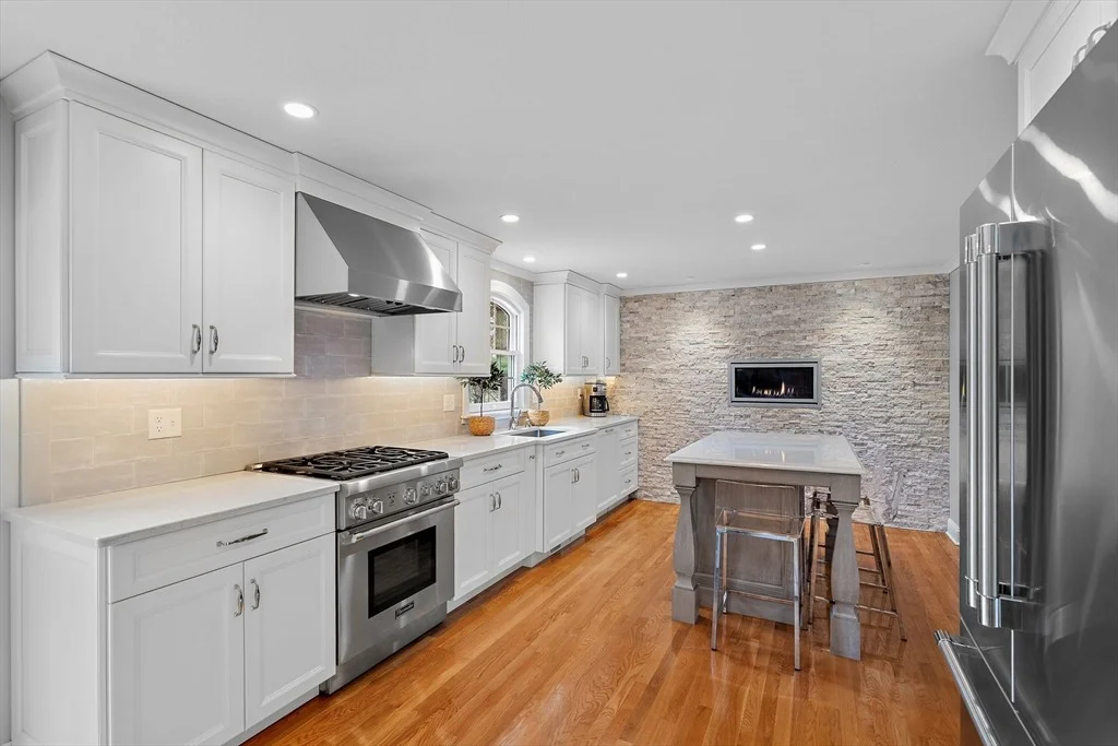 Photo of 16 Christopher Dr