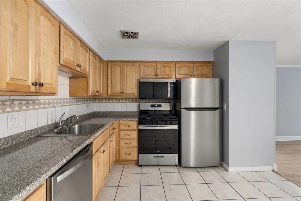 Photo of Unit 405 at 80 Walnut Street