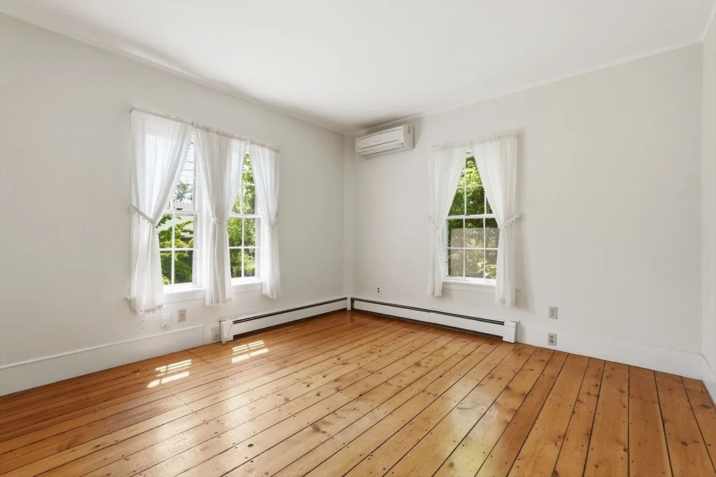 Photo of 38 Round Hill Road