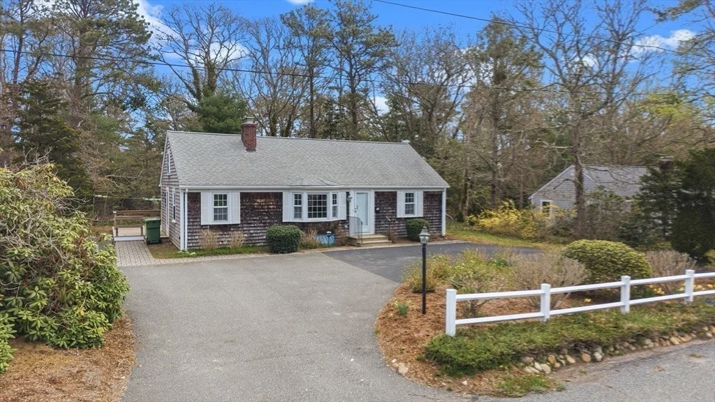 Photo of 84 Hinckley Cir
