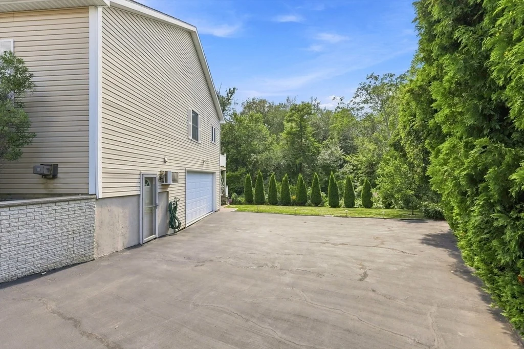 Photo of 9 Sullivan Cir