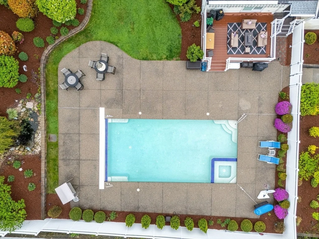 Photo of 2 Winmere Ave