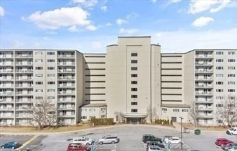 Photo of Unit 708 at 200 Cove Way