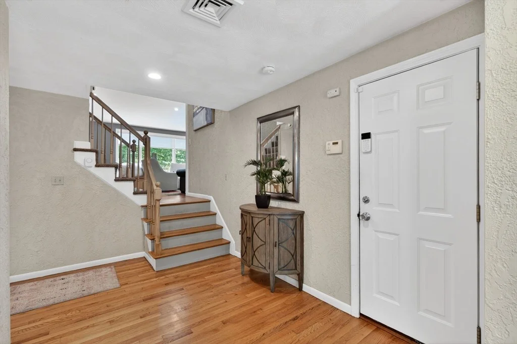 Photo of 28 Algonquin Ave