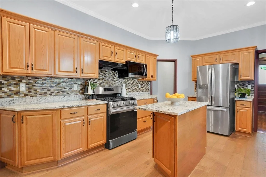Photo of 288 Saint James Ave