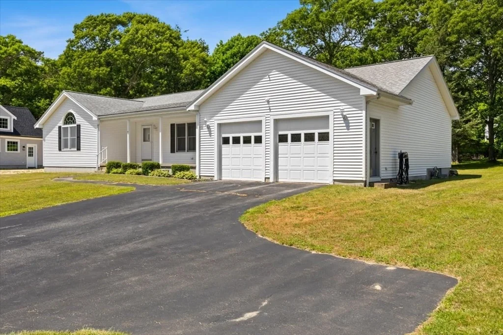 Photo of 8 Sherry Ln