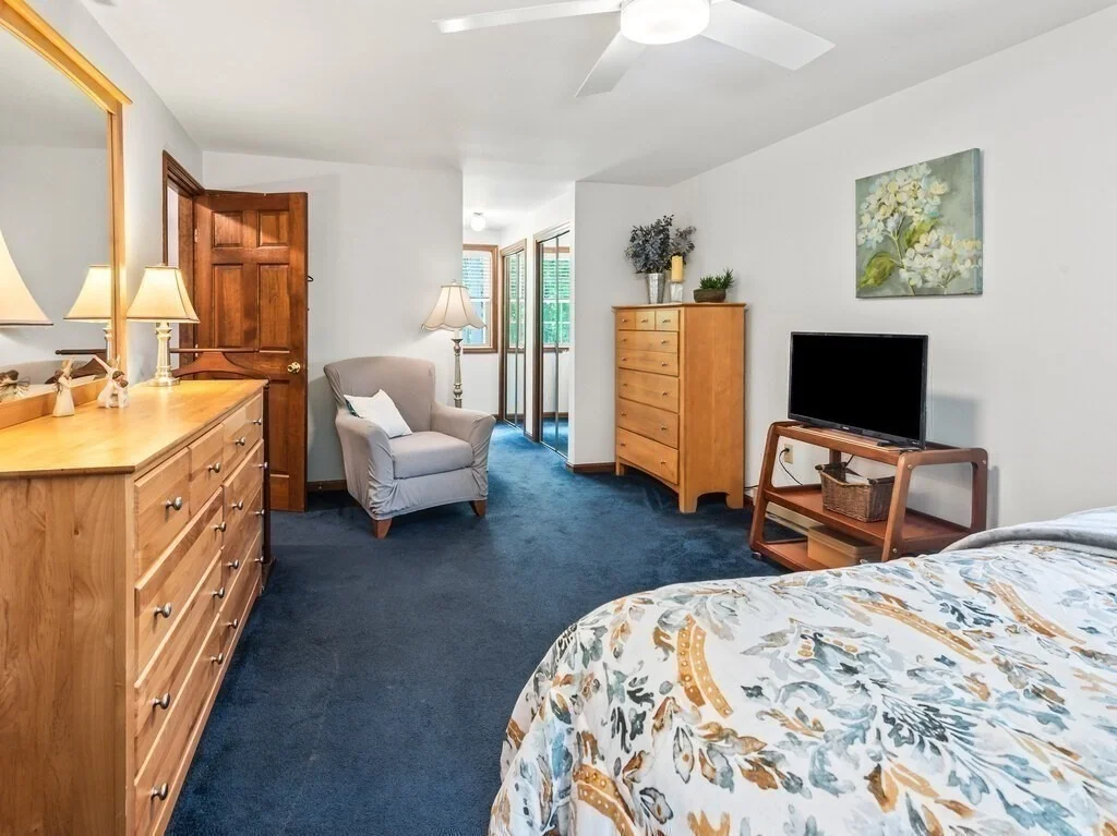 Photo of 3 Oakwood Dr