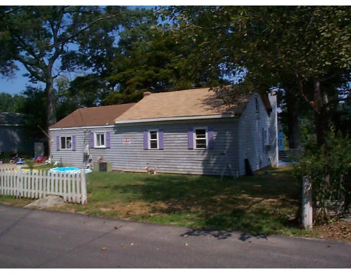 Photo of 1 Red Oak Dr