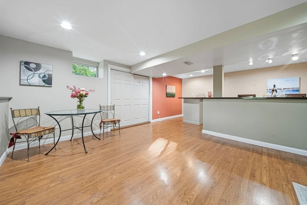 Photo of 6 Bittersweet Ln