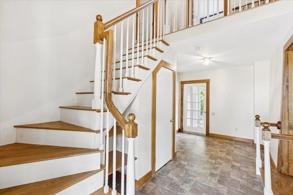 Photo of 16 River Rd