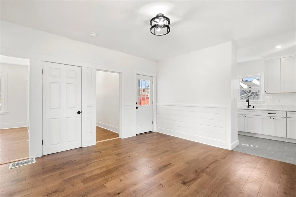 Photo of 2 Maple St