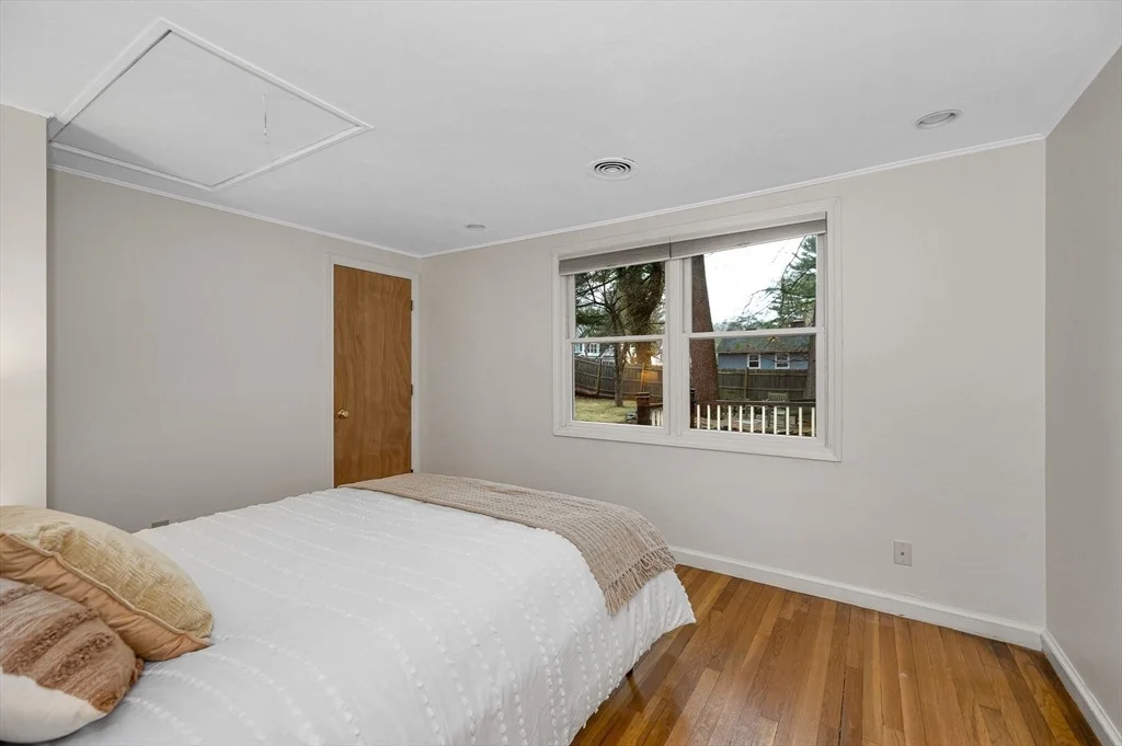 Photo of 14 Holton Road