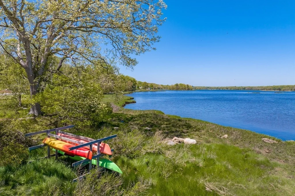 Photo of 246 River Road