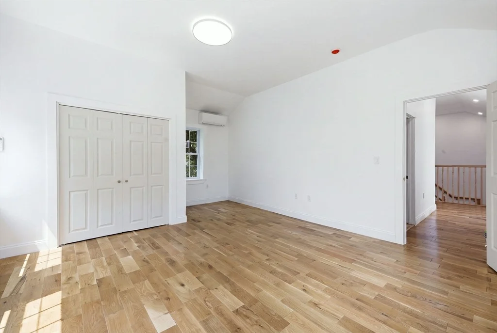 Photo of 26 Parallel St