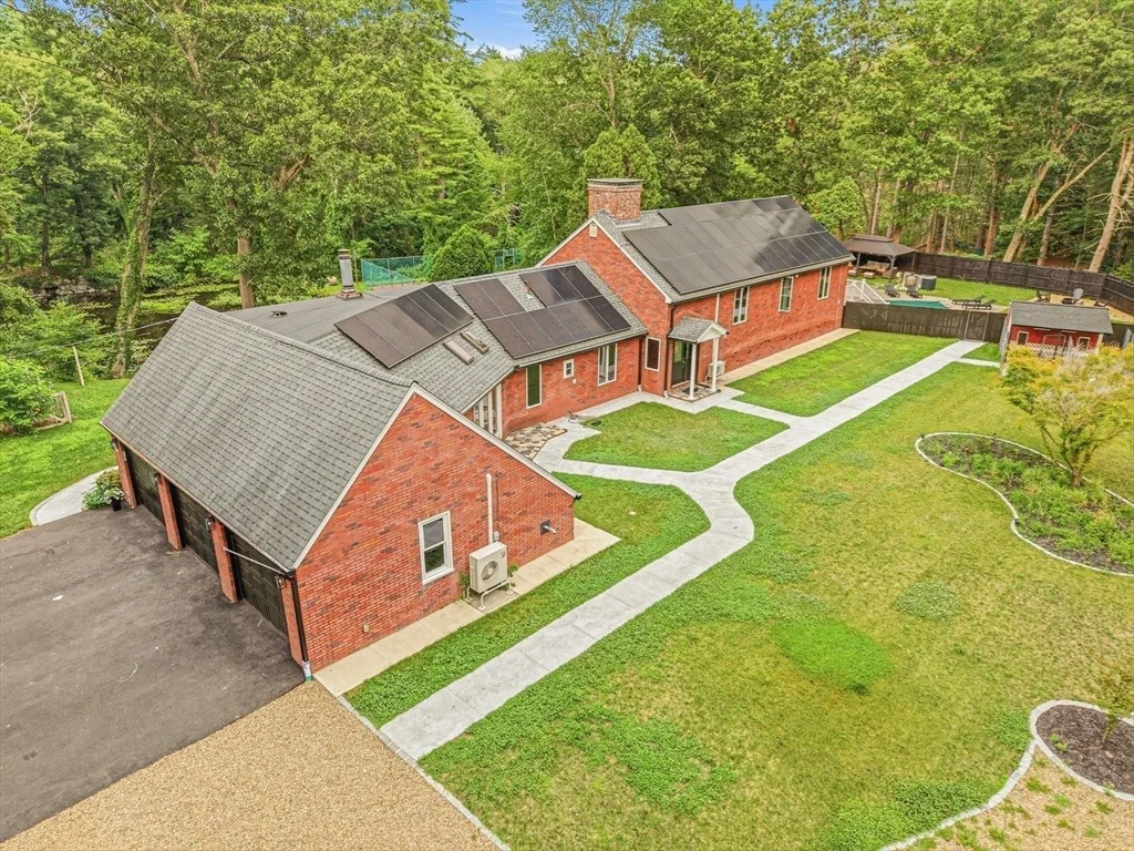 Photo of 105 Georgetown Rd