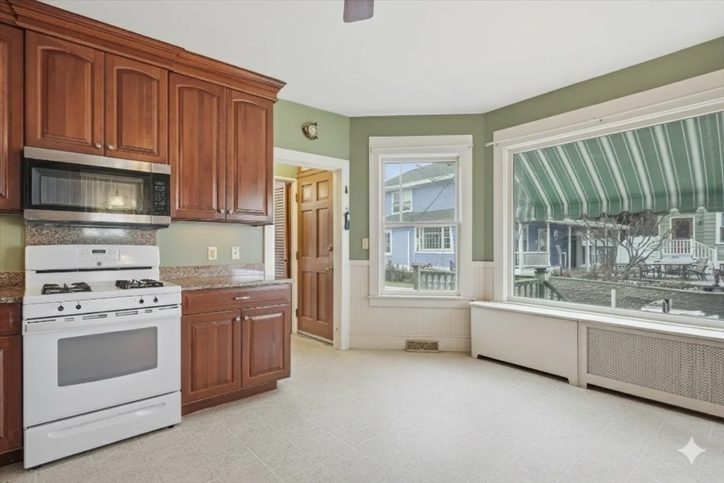 Photo of 4 Beach Ave