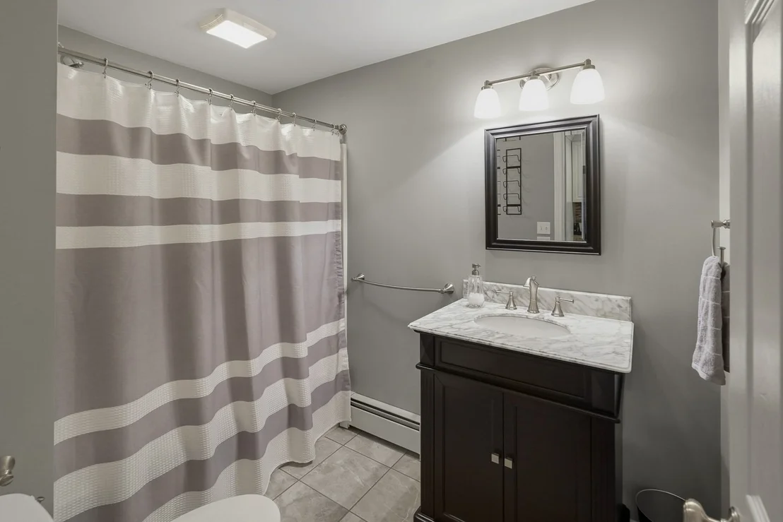 Photo of 14 Oak Cir