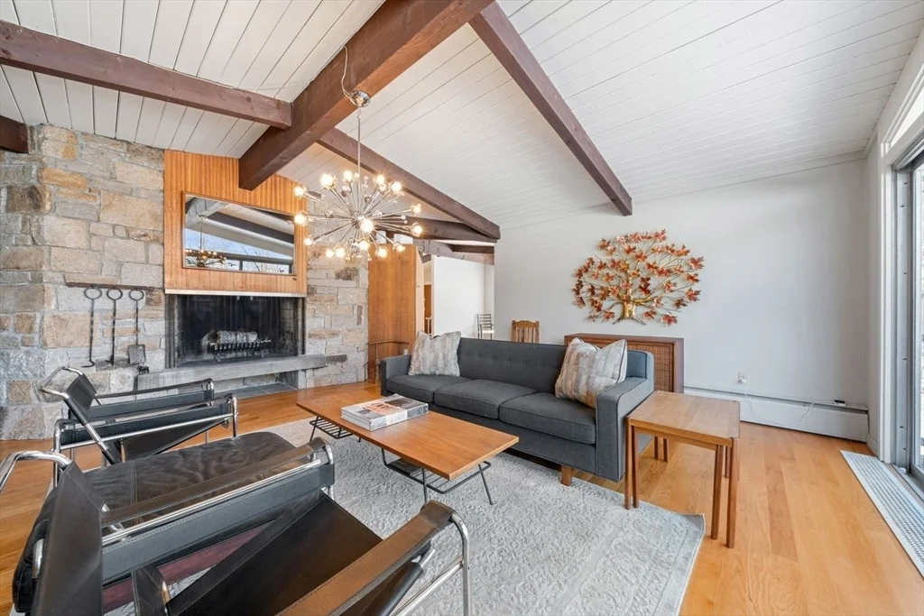 Photo of 15 Westview Dr