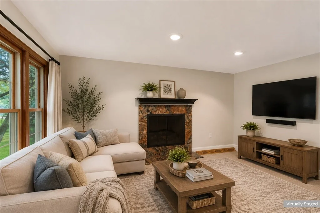 Photo of 160 Pelczar Rd