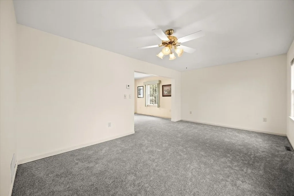Photo of 212 Scadding St