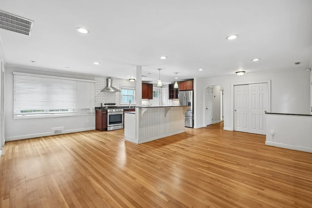 Photo of 45 Adanac Rd