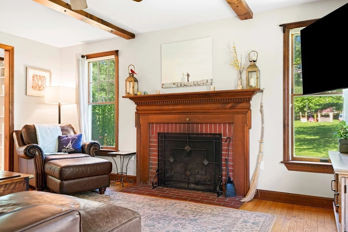 Photo of 102 Elm St