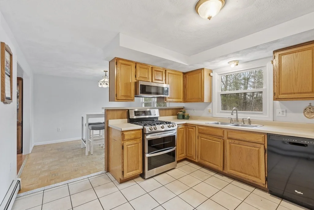 Photo of 27 Merrimac Dr