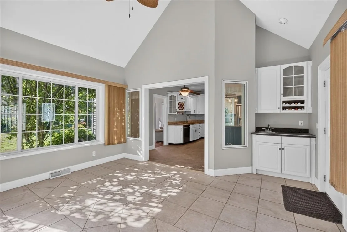 Photo of 31 Hillcrest Cir