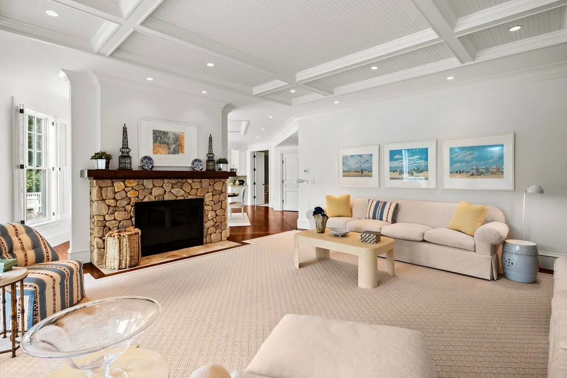 Photo of 16 Cove Point Lane