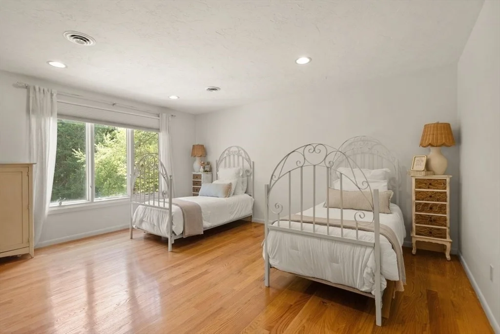 Photo of 48 Castle Dr