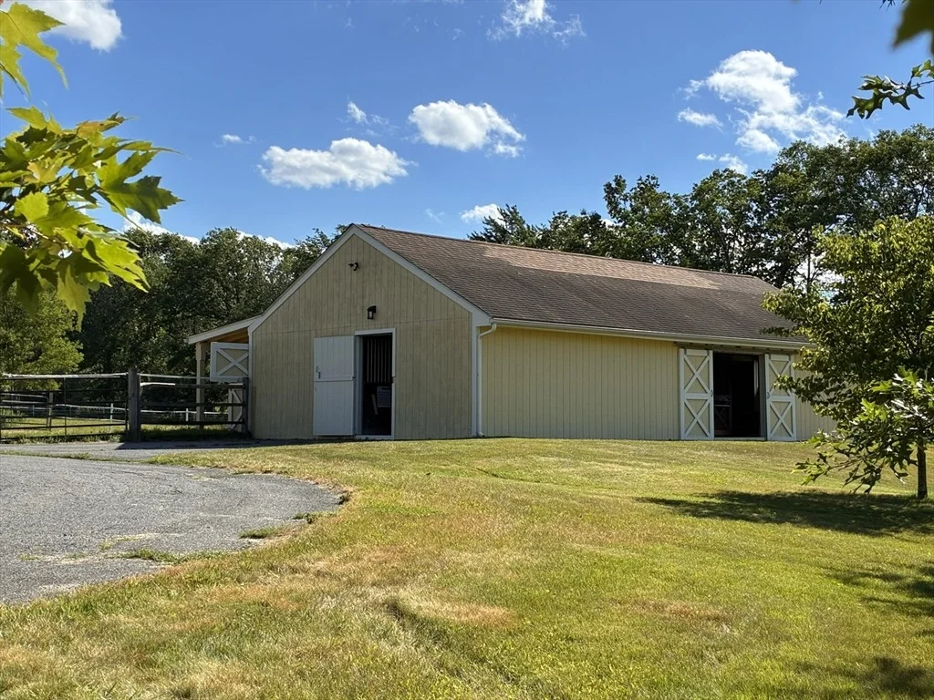 Photo of 2 Carriage Way