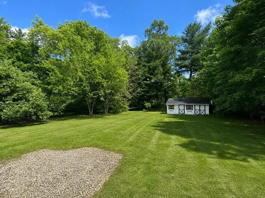 Photo of 915 Bradley Road