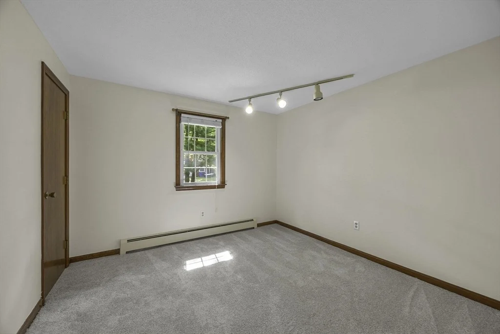 Photo of 5 Carl Gardner Rd