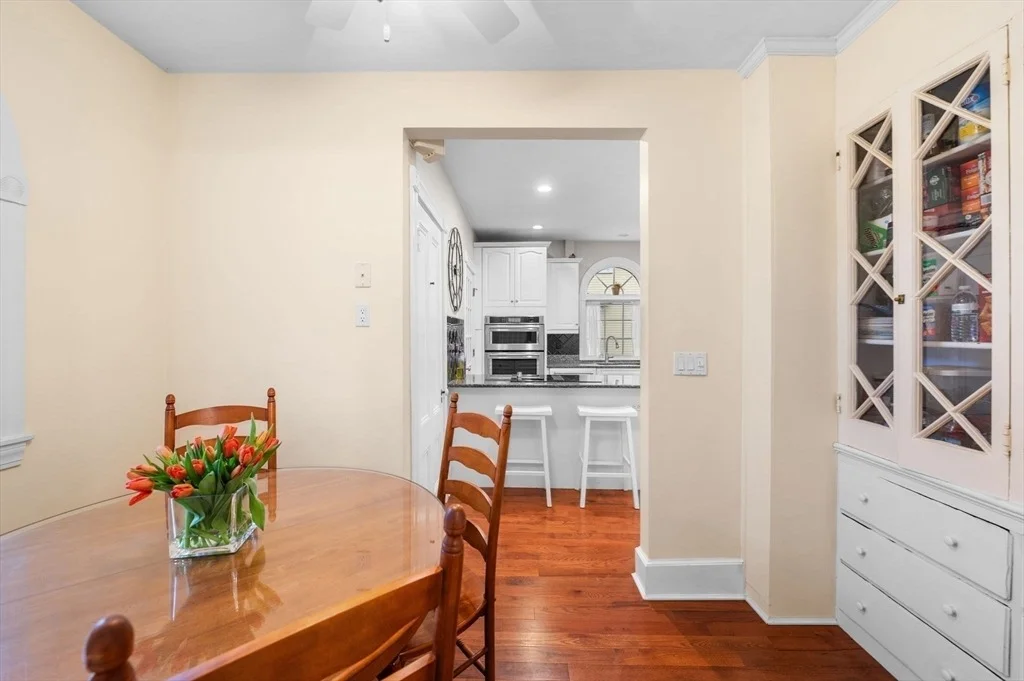 Photo of 5 Beacon St