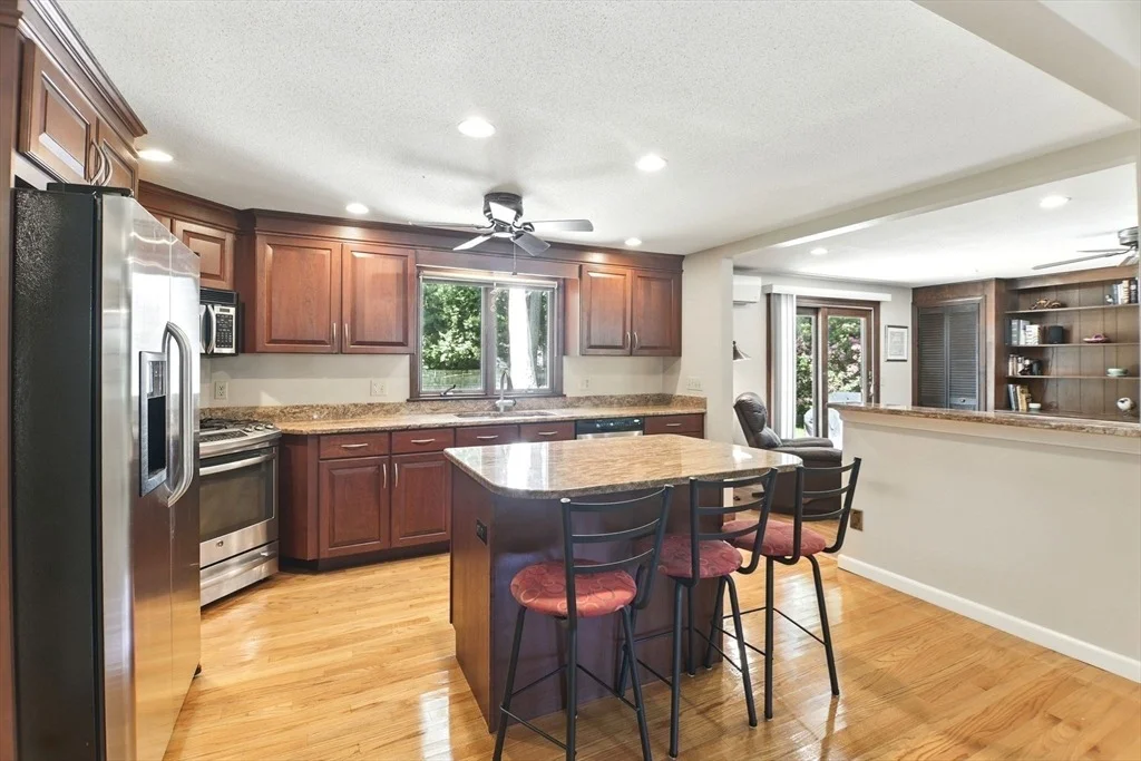 Photo of 230 Meadowlark Dr