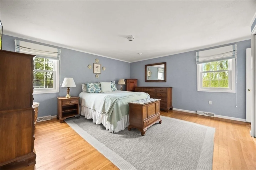 Photo of 1480 Great Plain Ave