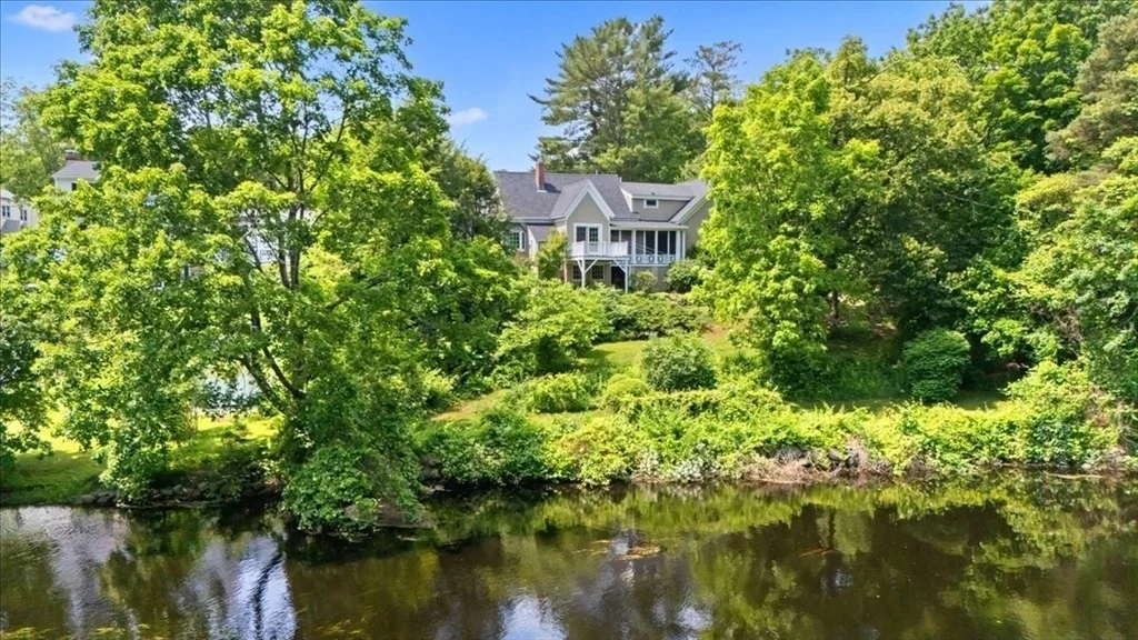 Photo of 16 River Rd