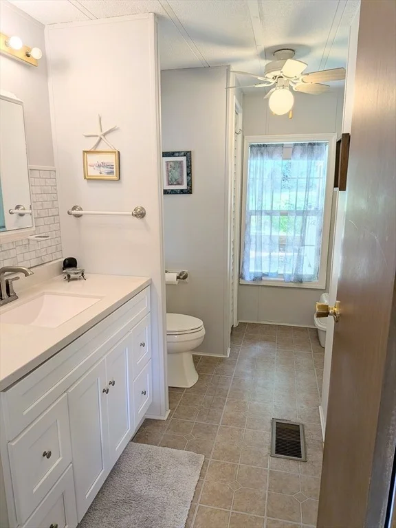 Photo of 10 Jefferson Way