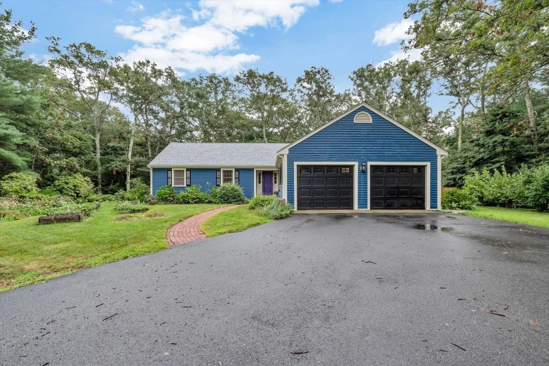 Photo of 8 Golf Link Cir